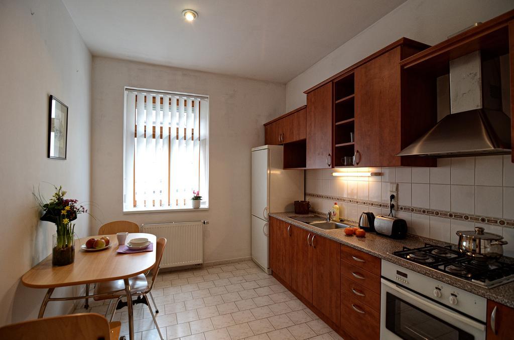 Apartments Karlin Prag Rum bild