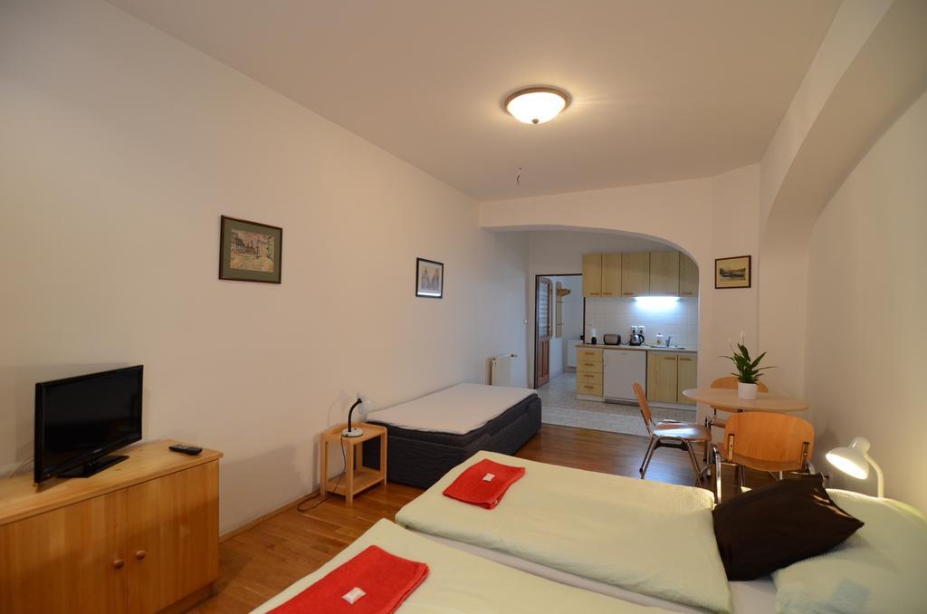 Apartments Karlin Prag Rum bild