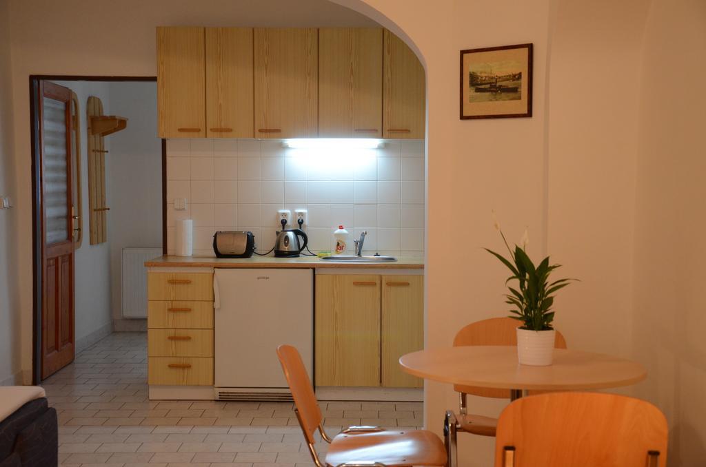 Apartments Karlin Prag Rum bild