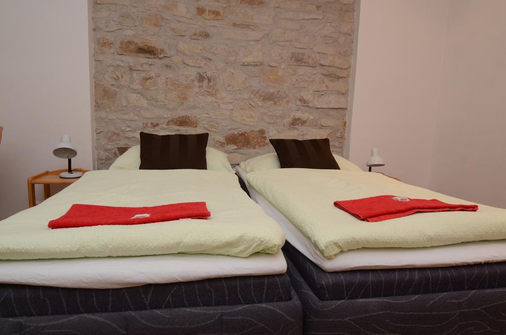 Apartments Karlin Prag Rum bild