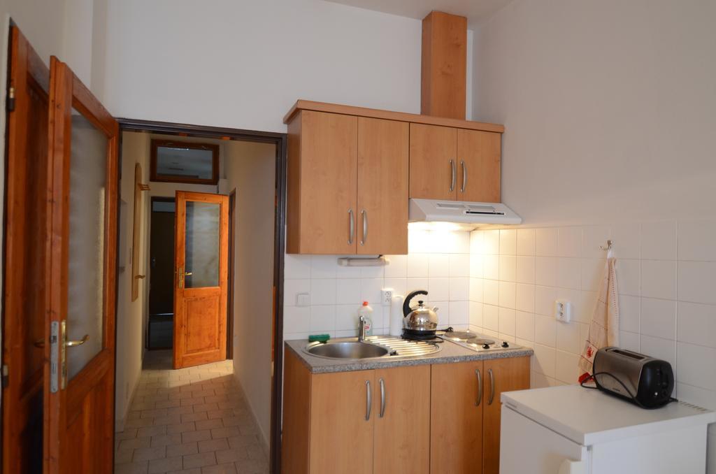 Apartments Karlin Prag Rum bild