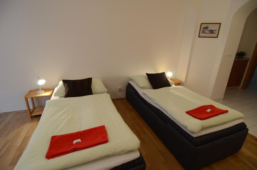 Apartments Karlin Prag Rum bild